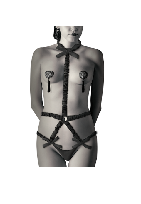 Minimalistlik pesukomplekt BDSM mängude austajatele